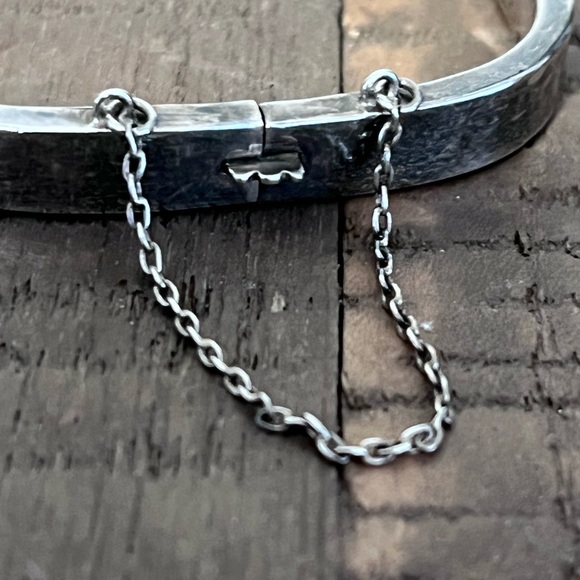 Modern 925 Sterling Bracelet with black inlaid stone modern square chain lock - Picture 6 of 8